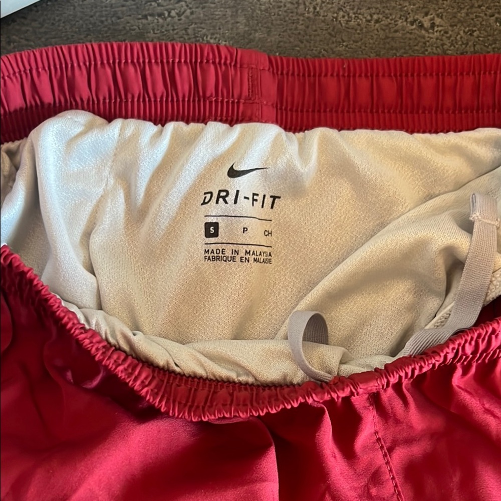 🆕 USC girls Nike Athletic Shorts - Picture 6 of 8